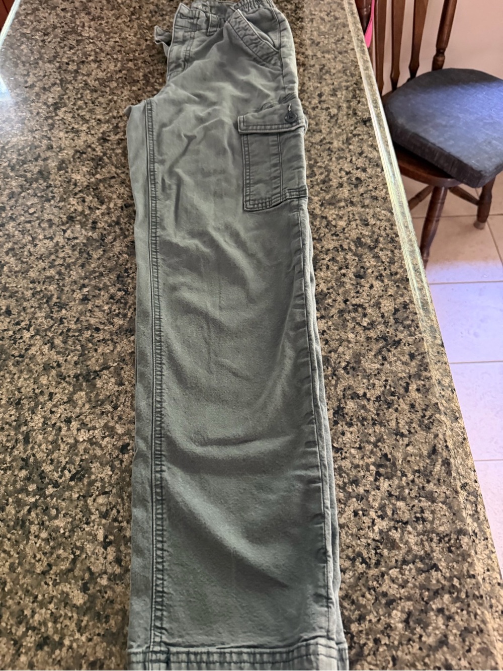 American Eagle Outfitters Women's Cargo Pants in Olive- 4